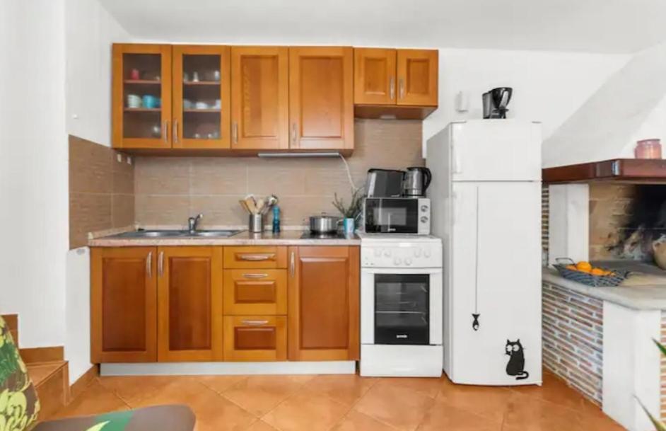 Apartment With Whirlpool And Bbq Near Porec Baderna Luaran gambar