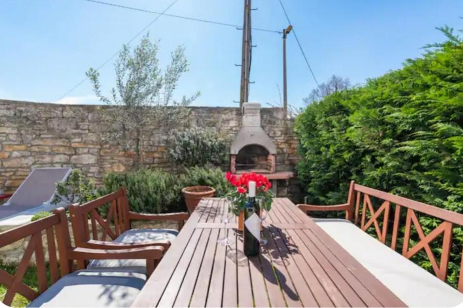 Apartment With Whirlpool And Bbq Near Porec Baderna Luaran gambar